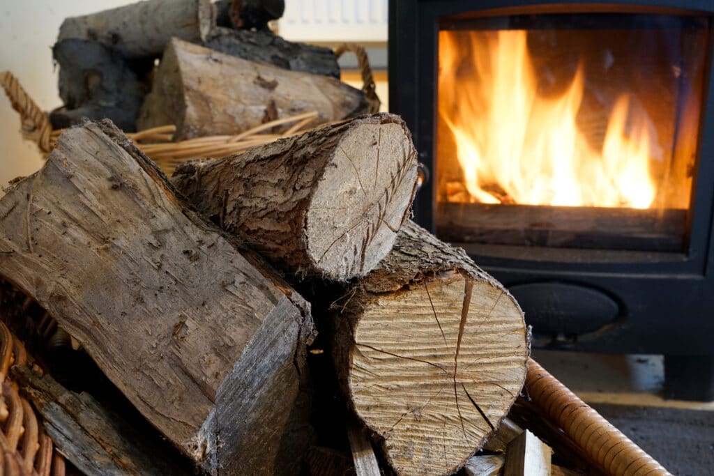 Qu’est-ce-que la puissance d’un poêle à granulés ou d’un poêle à bois ?