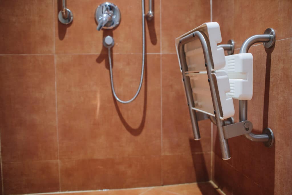 Une douche PMR : c'est quoi ?