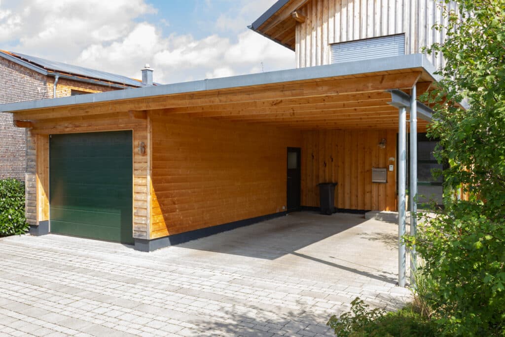 Pourquoi choisir de construire un garage en bois ?